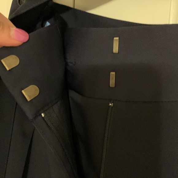 Like new loft wide leg crop pleated trousers w/ sash tie at waist. Dry-cleaned - Picture 2 of 9